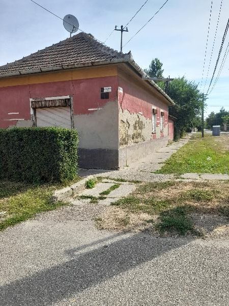 Törökszentmiklós, Arany J. utca 22.: lakóház · 300 000 Ft – árverés