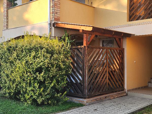 Gyömrő, Gyöngyvirág utca 13. Fszt. 3. Ajtó