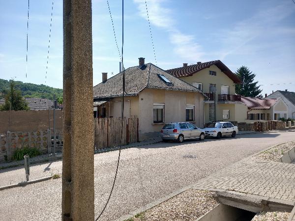 Csolnok, Petőfi Sándor utca 24/a.: lakóház · 15 400 000 Ft – árverés