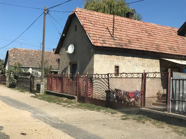Pincehely, Nagyváradi utca 29: lakóház · 900 000 Ft – árverés