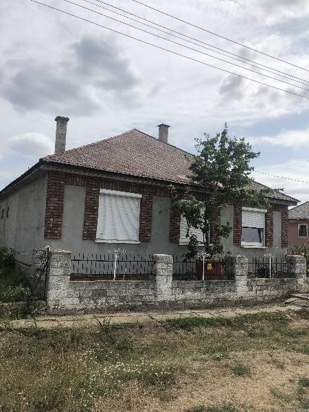 Mezőzombor, Arany János utca 11.: lakóház · 700 000 Ft – árverés