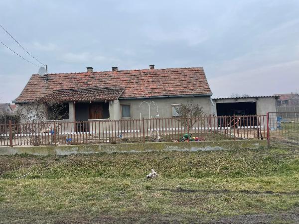 Biharkeresztes, Kazinczy utca 32/a.: lakóház · 7 000 000 Ft – árverés