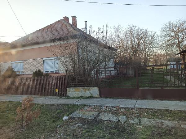 5527 Bucsa, Dobó utca 1.: lakóház · 466 666 Ft – ingatlanárverés