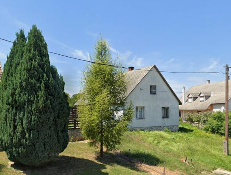 Bakonyszentlászló, Vak Bottyán utca 11.: lakóház · 6 000 000 Ft