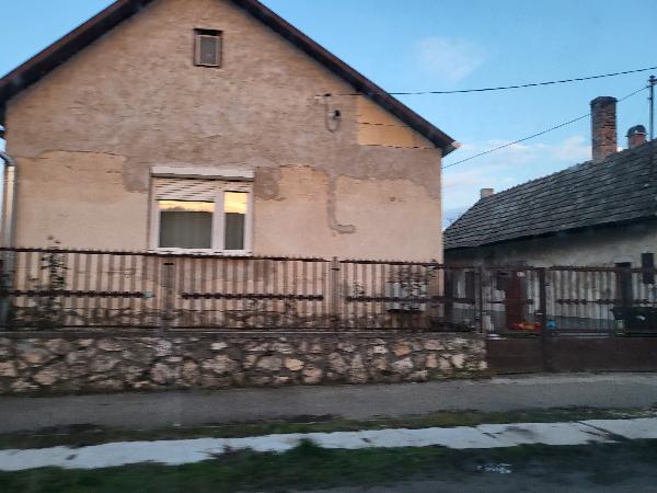 Császár, Petőfi Sándor utca 40.: lakóház · 3 045 000 Ft – árverés