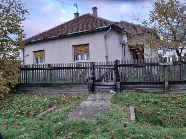 5137 Jászkisér, Szarka utca 2.: 3 000 000 Ft – ingatlanárverés