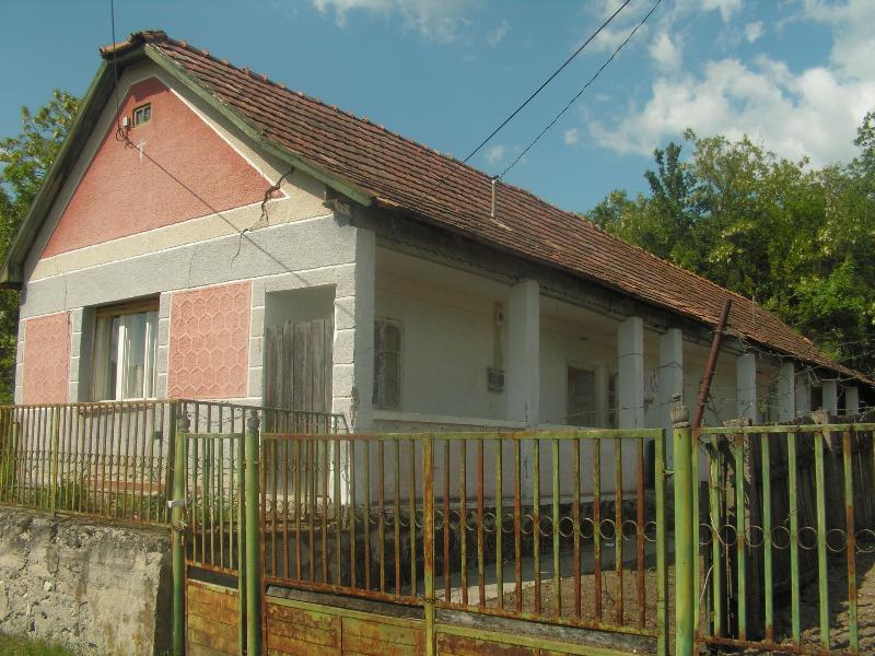 3047 Buják, Béke utca 19.: lakóház · 2 000 000 Ft – ingatlanárverés