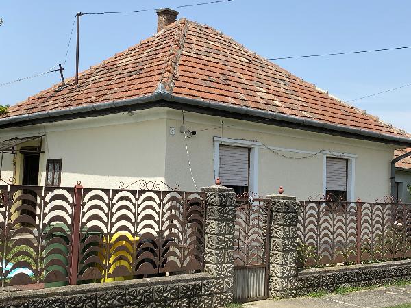 Emőd, Gizella utca 9: lakóház · 5 318 450 Ft – árverés