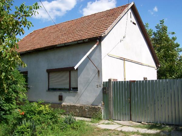 Kiszombor, Csatorna utca 24.: lakóház · 5 200 000 Ft – árverés