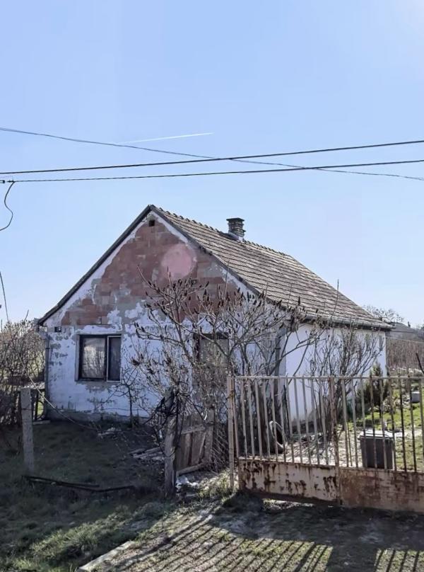 3381 Pély, Perényi L. utca 27.: lakóház · 240 000 Ft – ingatlanárverés