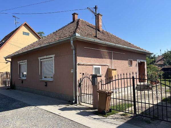 Békés, Erkel Ferenc utca 6: lakóház · 3 444 000 Ft – árverés