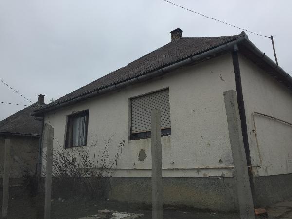 Tiszakerecseny, Béke utca 13.: lakóház · 275 000 Ft – árverés