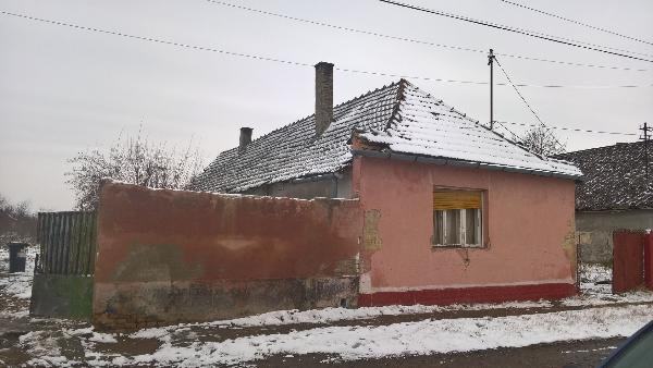 7133 Fadd, Temetősor utca 11: lakóház · 1 050 000 Ft – ingatlanárverés