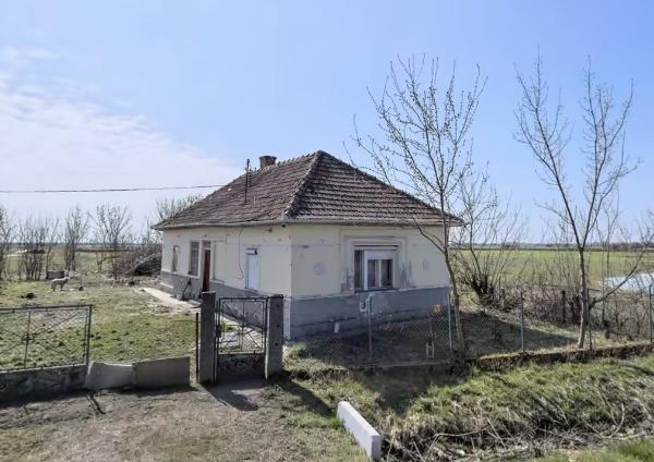 Átány, II. Rákóczi Ferenc út 1.: lakóház · 150 000 Ft – árverés