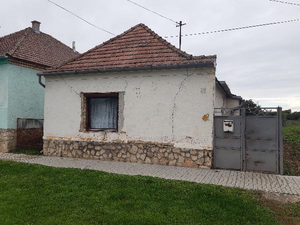 Mezőlak, Petőfi utca 22.: lakóház · 1 400 000 Ft – árverés