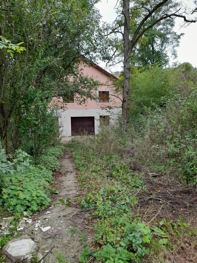 Szakácsi, Szabadság út