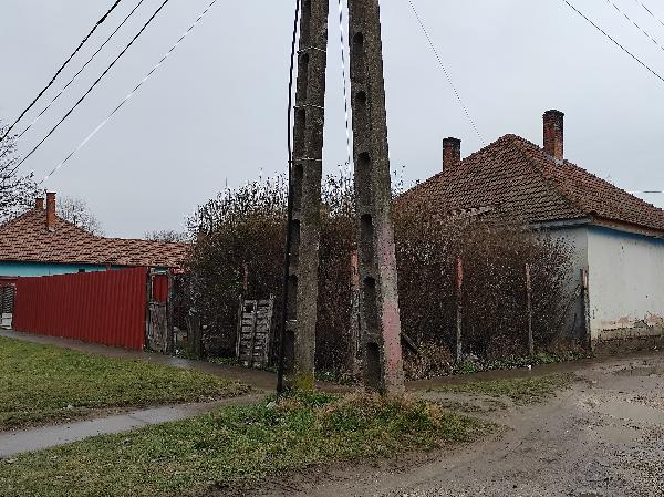 Kiskunhalas, Harangos tér 15.: lakóház · 58 800 Ft – árverés