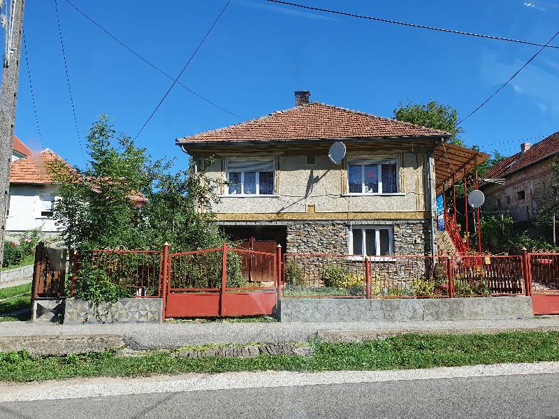 Szin, Szabadság út 25.: lakóház · 2 000 000 Ft – árverés