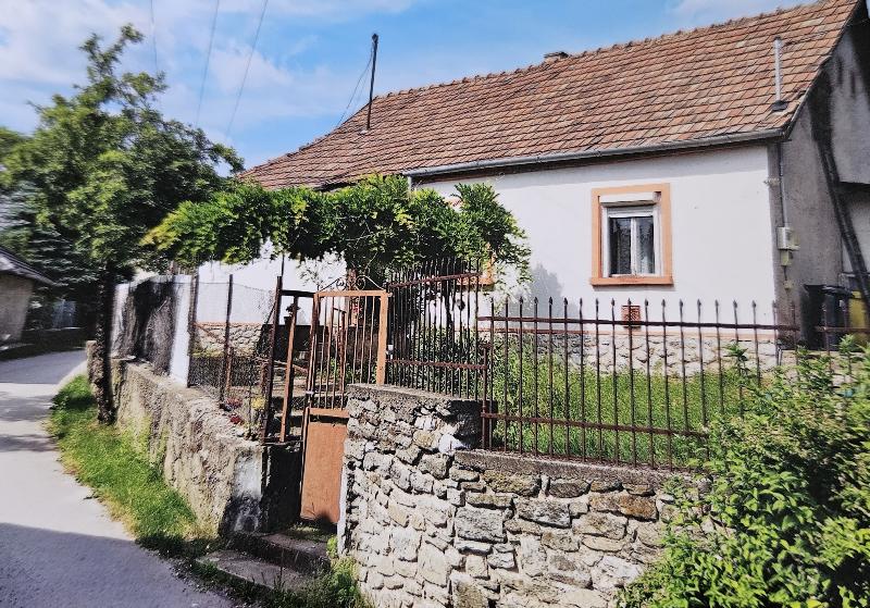 Kisgyőr, Vasvári Pál utca 4: lakóház · 1 450 000 Ft – árverés