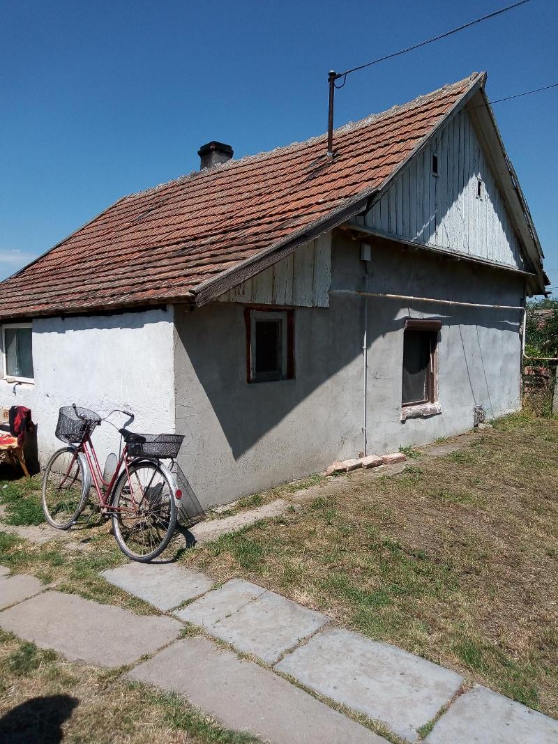 Kenderes, Zrínyi Miklós utca 50.: lakóház · 2 700 000 Ft – árverés