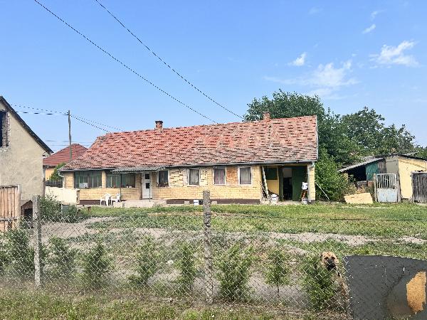 Izsák, Mátyási József utca 19.: lakóház · 15 000 000 Ft – árverés