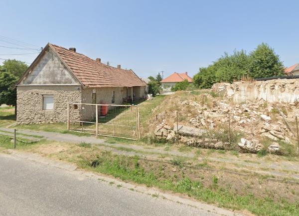 Ajka, Váci Mihály utca 13.: lakóház · 6 300 000 Ft – árverés
