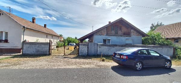 Örkény, Radnóti Miklós utca 11