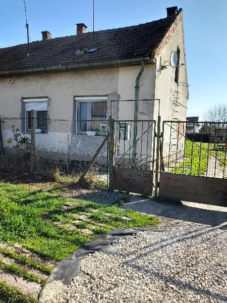 Szolnok, Katona József utca 34.: lakóház · 5 400 000 Ft – árverés