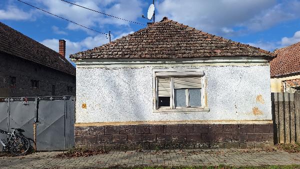 Rábaszentandrás, Godina utca 12