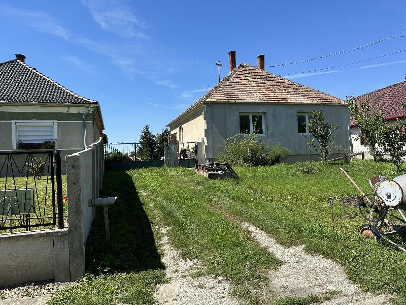 Dunaszeg, Petőfi Sándor utca 15/a: lakóház · 8 800 000 Ft – árverés