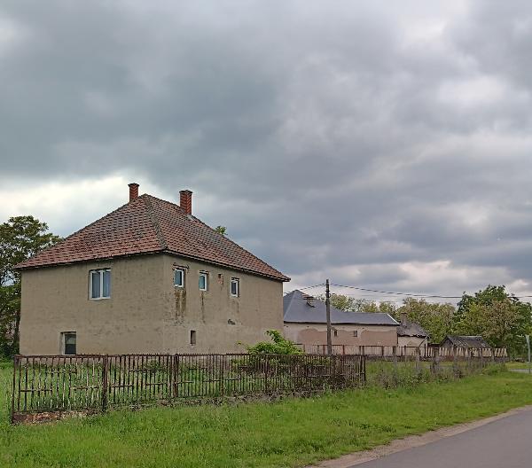 Dombrád, Széchenyi út 1