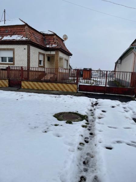 Boldog, Kossuth Lajos út 65: lakóház · 26 666 667 Ft – árverés