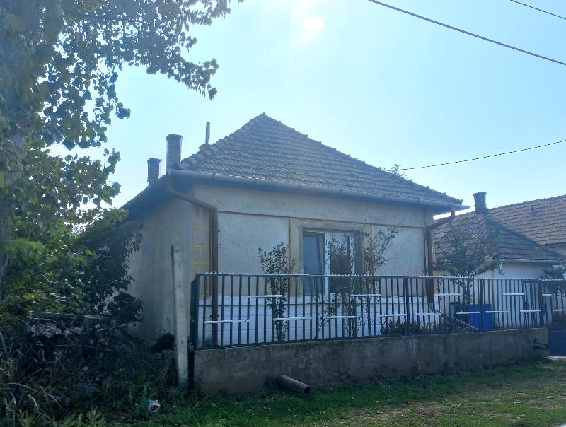 Tiszaeszlár, Károlyi Mihály utca 21: lakóház · 351 950 Ft – árverés