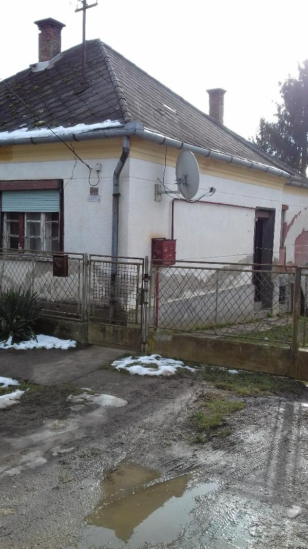 8891 Várfölde, Béke utca 18.: lakóház · 600 000 Ft – ingatlanárverés