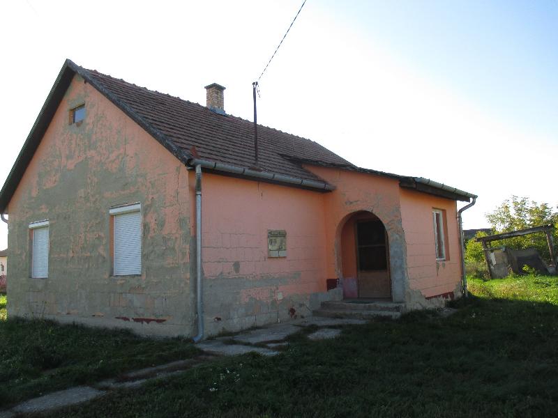 Kunmadaras, Kiss Ernő utca 57.: lakóház · 1 800 000 Ft – árverés