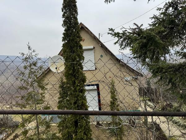 7627 Pécs, Középgyükési út 34.: lakóház · 640 000 Ft – ingatlanárverés