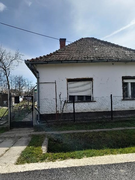 Kőtelek, Kárpát út 16.: lakóház · 109 375 Ft – árverés