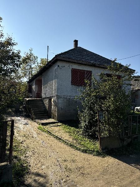 Prügy, Kisfaludy Károly utca 3: lakóház · 1 600 000 Ft – árverés