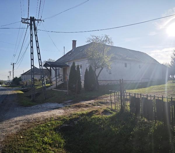 Bagod, Vitenyédi út 26