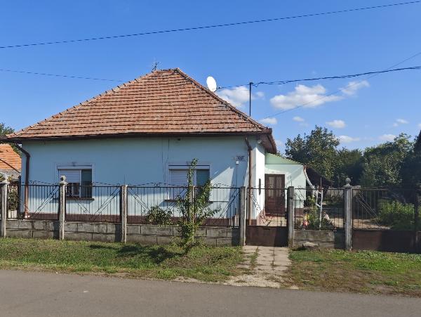 Püspökladány, József Attila utca 45.: lakóház · 2 460 000 Ft – árverés