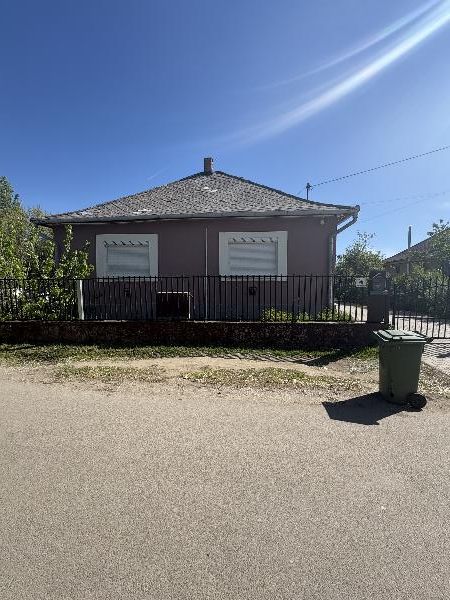 Erdőtelek, Iskola utca 5-7.: lakóház · 6 000 000 Ft – árverés