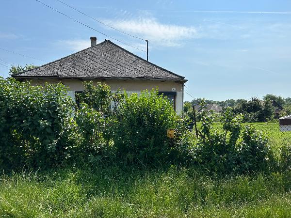 Tiszakarád, Bem József utca 8: lakóház · 600 000 Ft – árverés