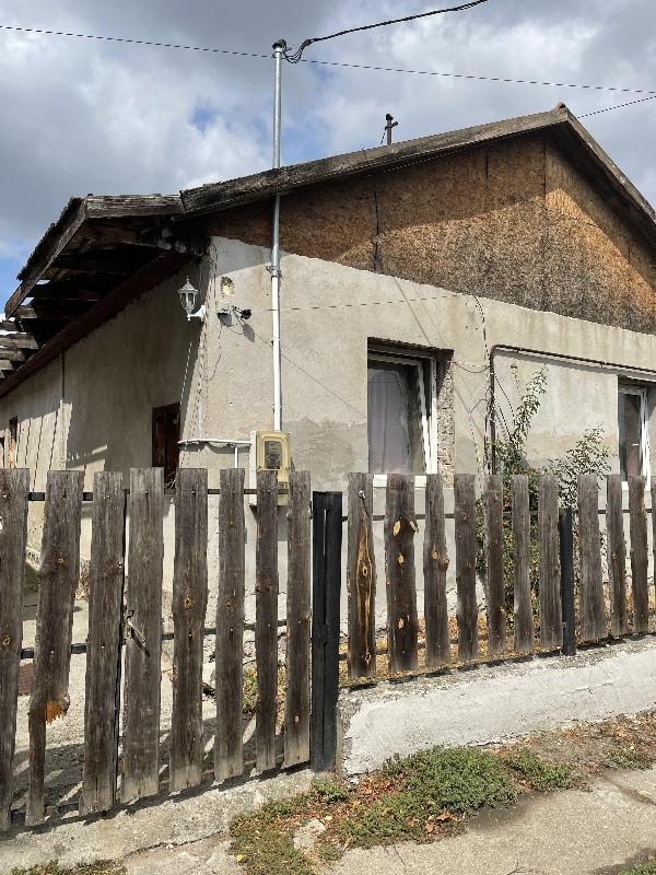 Hort, Bajcsy-zsilinszky utca 92.: lakóház · 4 301 375 Ft – árverés