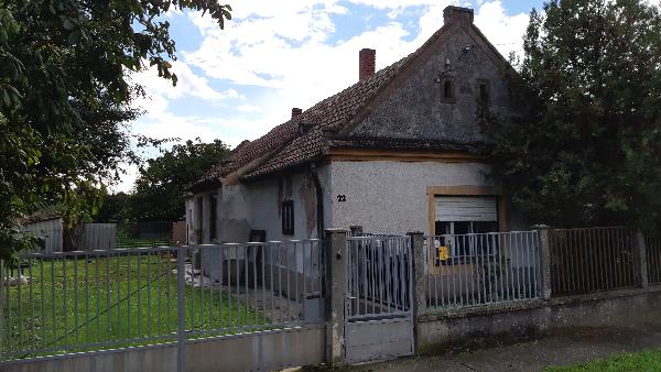 Kemeneshőgyész, Béke utca 22: lakóház · 787 500 Ft – árverés