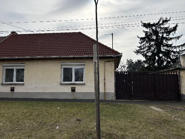 Gyöngyös, Esze Tamás utca 7.: lakóház · 3 850 000 Ft – árverés