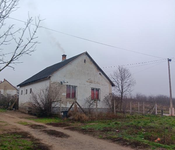 Nyírcsaholy, Szegfű utca 14.: lakóház · 400 000 Ft – árverés