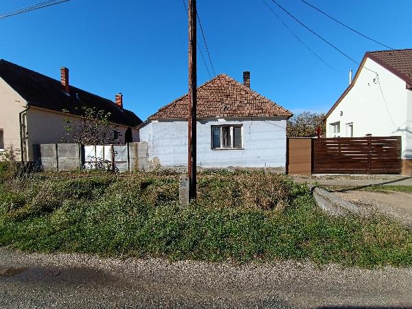 Vitnyéd, Petőfi S. utca 50.: lakóház · 700 000 Ft – árverés