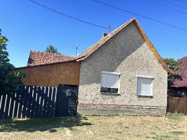 6237 Kecel, Szilosi utca 48 – lezárult árverés, 2 275 000 Ft