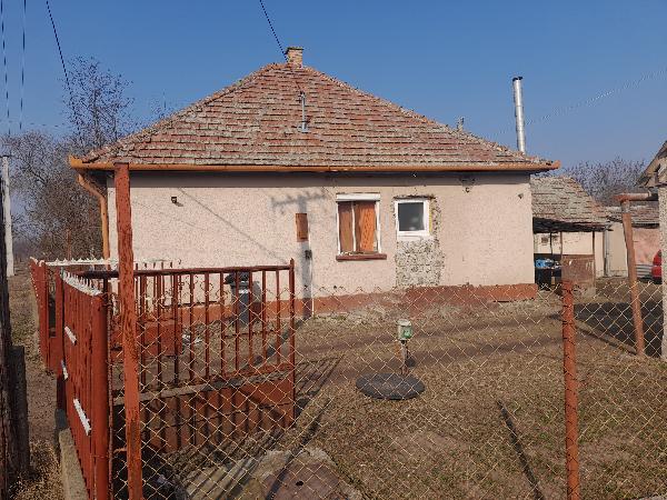 Újszilvás, Széchenyi István utca 96: lakóház · 5 250 000 Ft – árverés