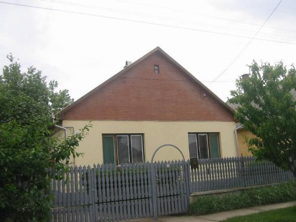 4244 Újfehértó, Árpád u. 10.: lakóház · 3 100 000 Ft – ingatlanárverés